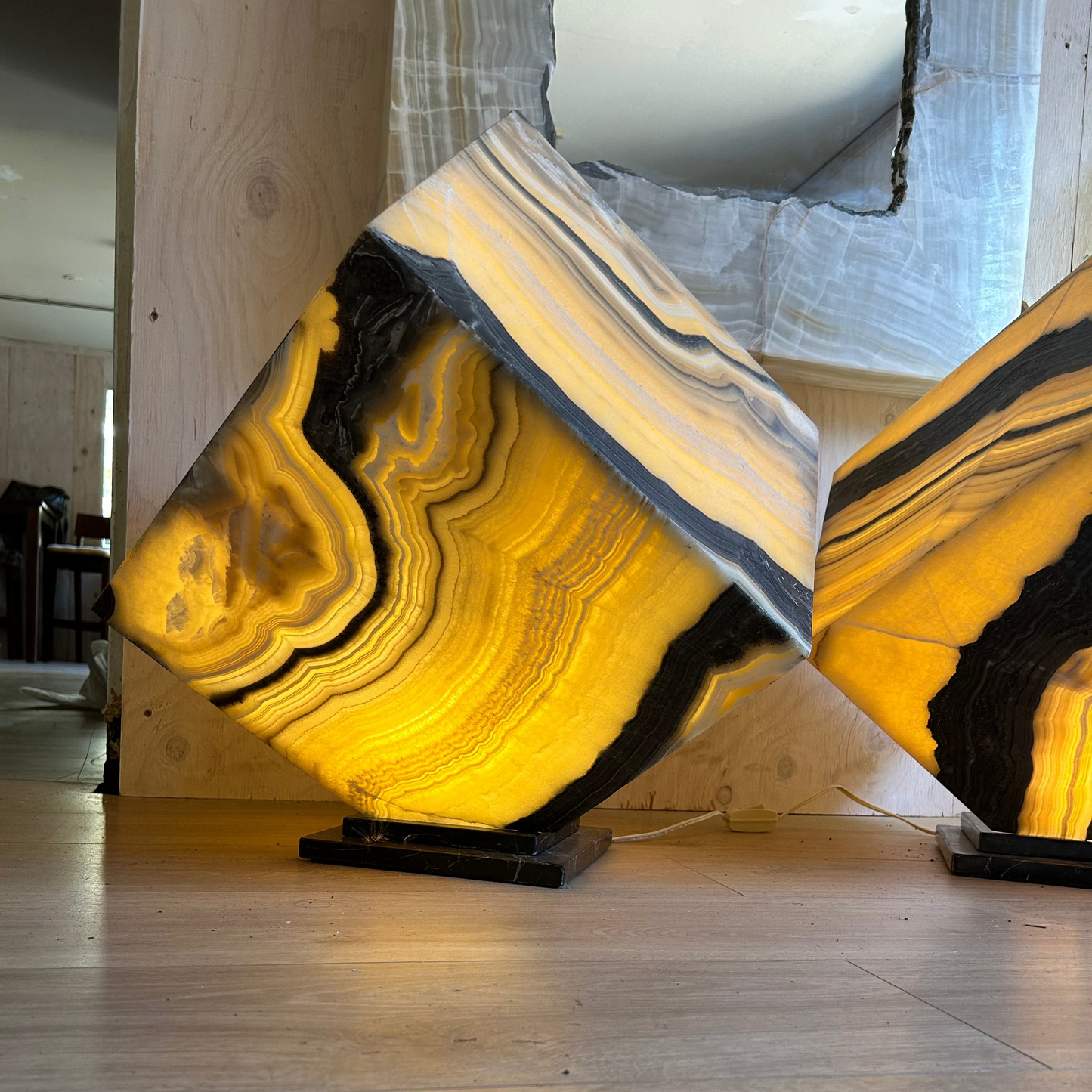 Paid of Cubic Onyx Luminaries