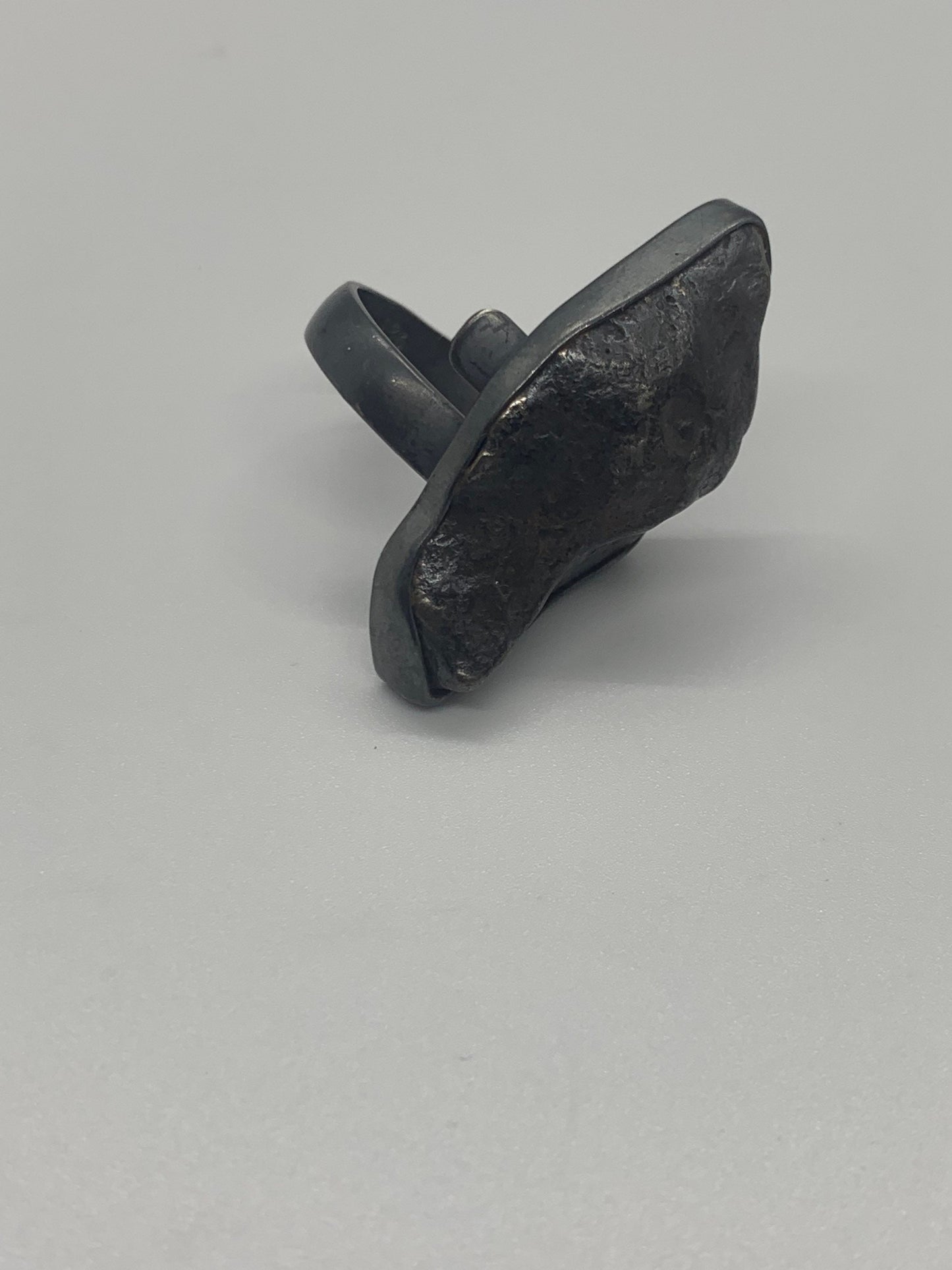 Statement meteorite ring