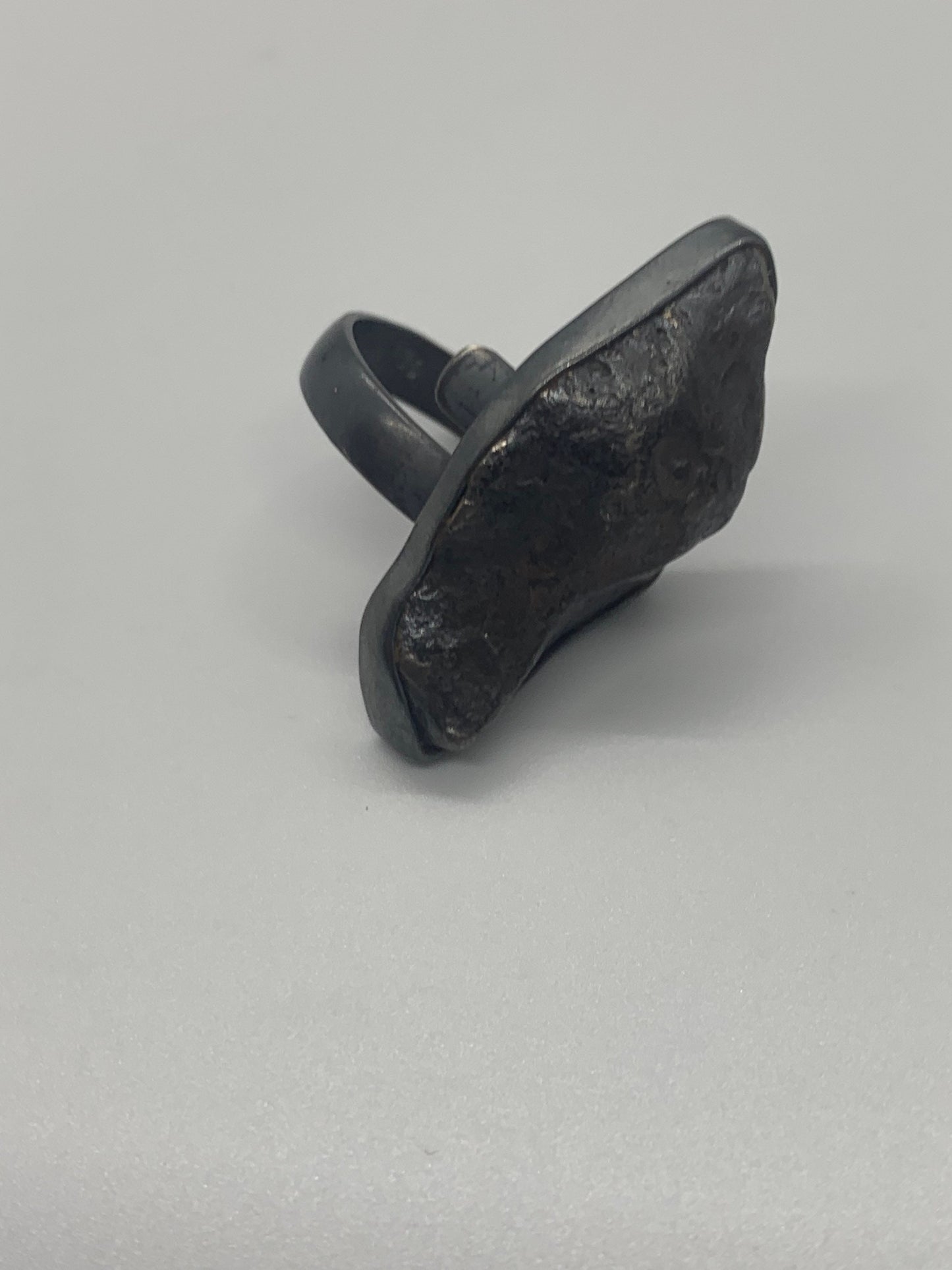 Statement meteorite ring