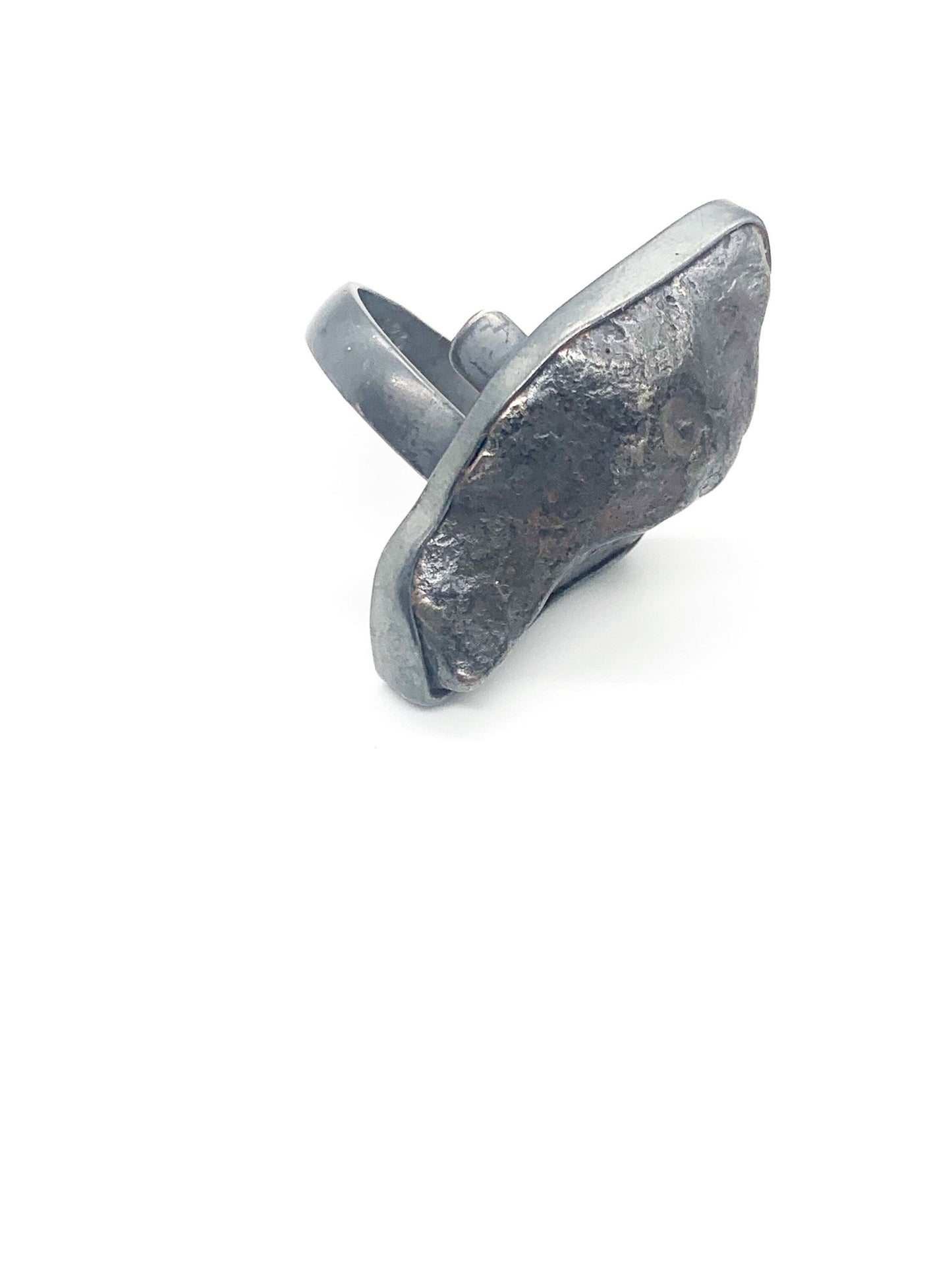 Statement meteorite ring