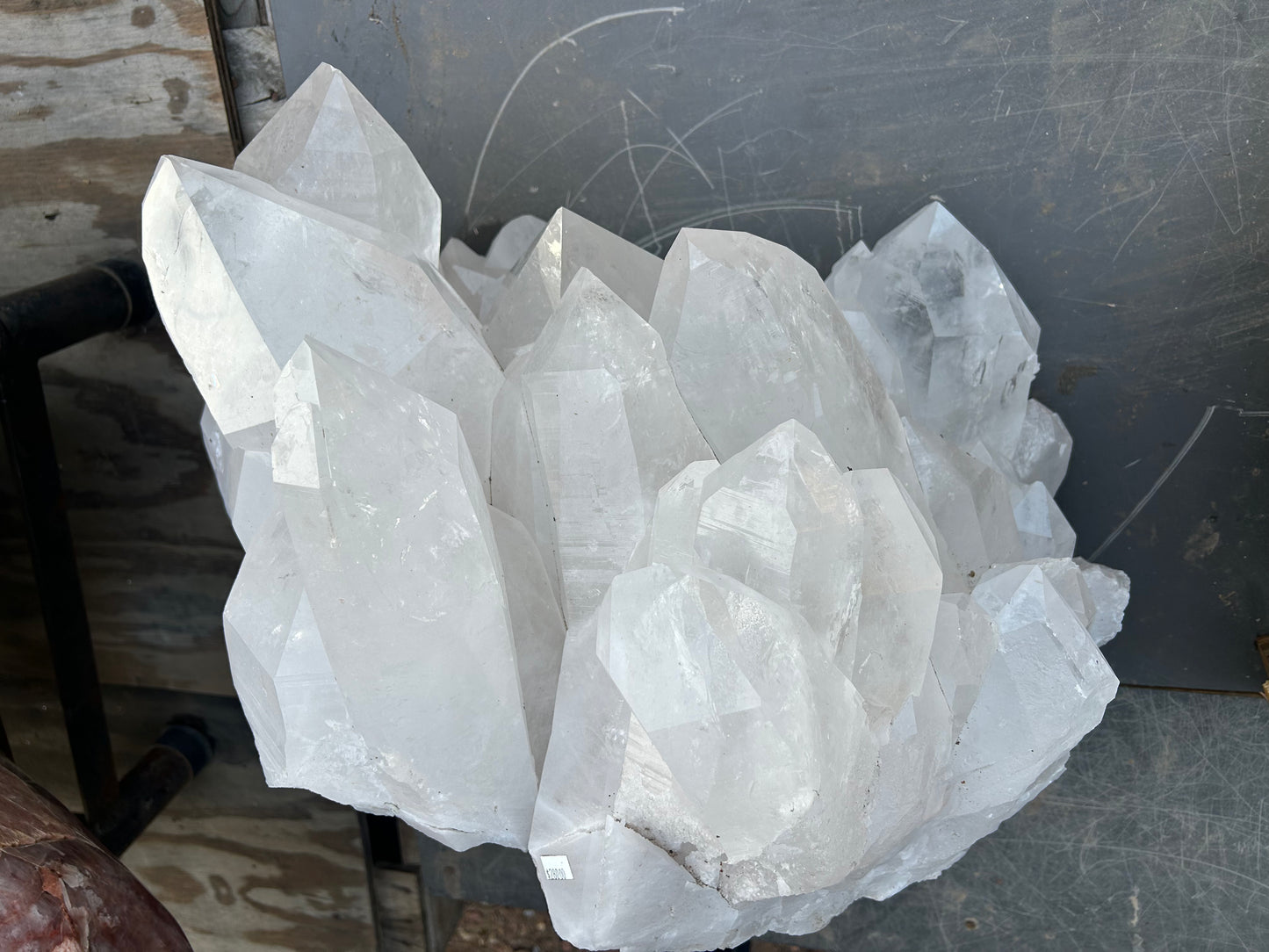 Large Quartz Cluster