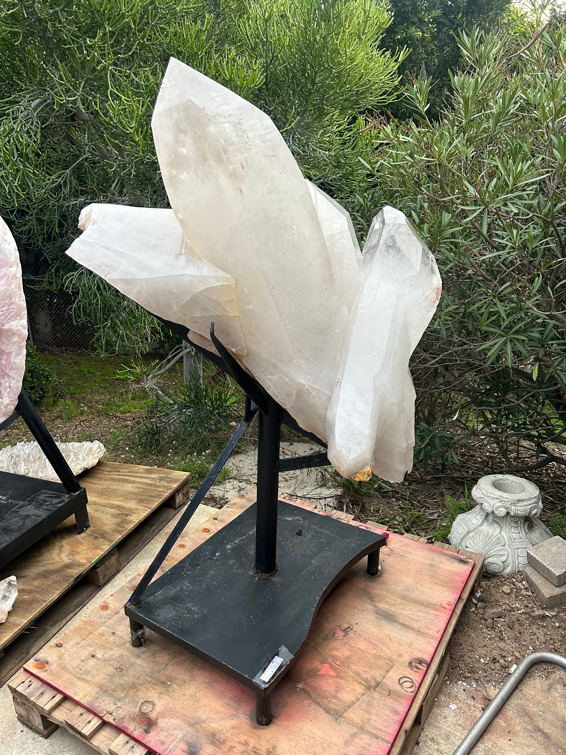 Quartz Point Stand Massive Quartz Point Group on Stand – Jurassic Gallery