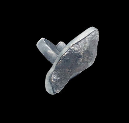 Statement meteorite ring